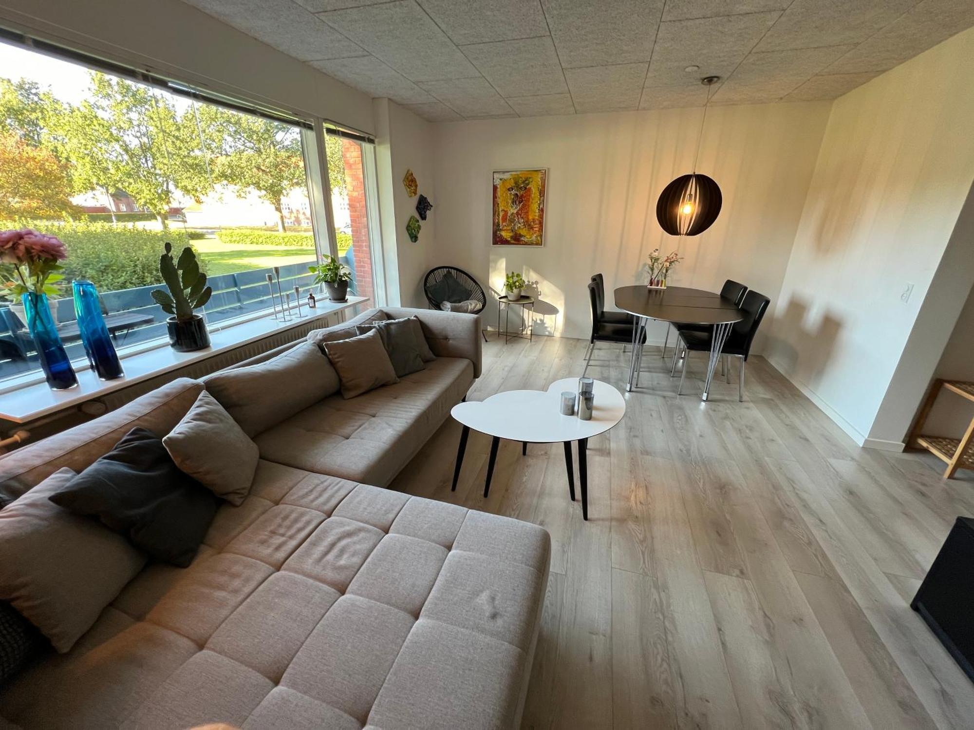 Nyrenoveret Lejlighed Med Balkon Og Parkering Esbjerg Zewnętrze zdjęcie
